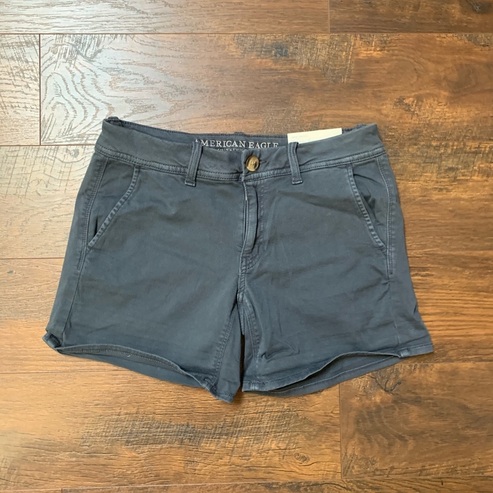 NEW | American Eagle Midi Shorts Size 6